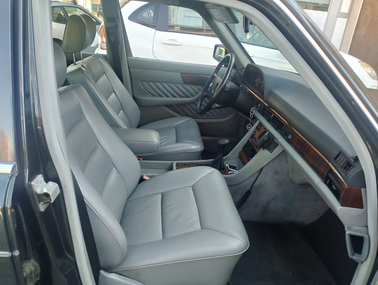 Mercedes Benz 300 SE W126